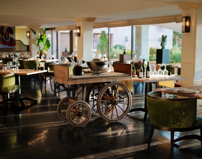 les-vignes-et-son-jardin restaurant traditionnel à Gargas, hotel 5 étoiles luxe coquillade provence en Luberon