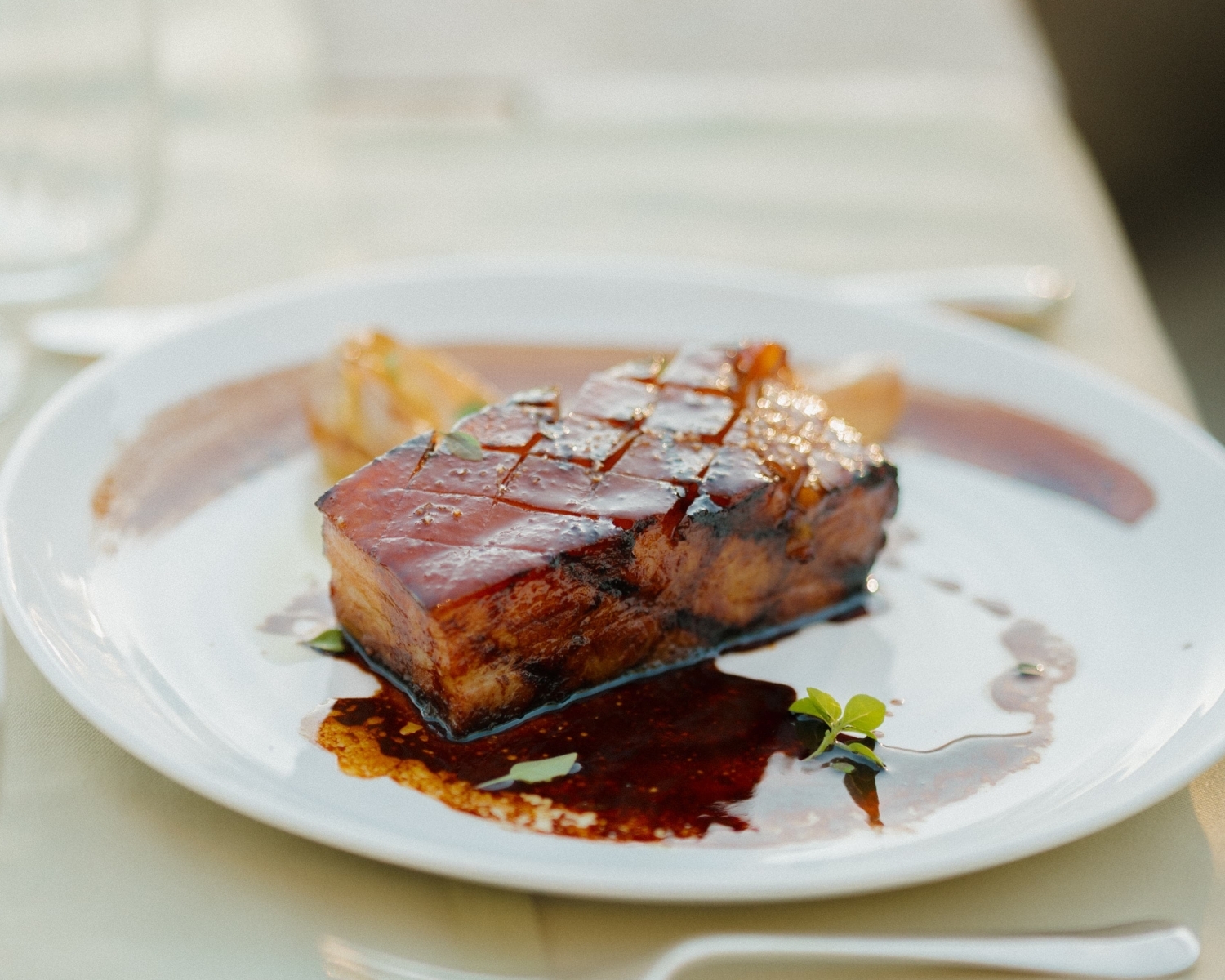 restaurant traditionnel bistrot les vignes et son jardin, hotel coquillade provence dans le luberon a gargas