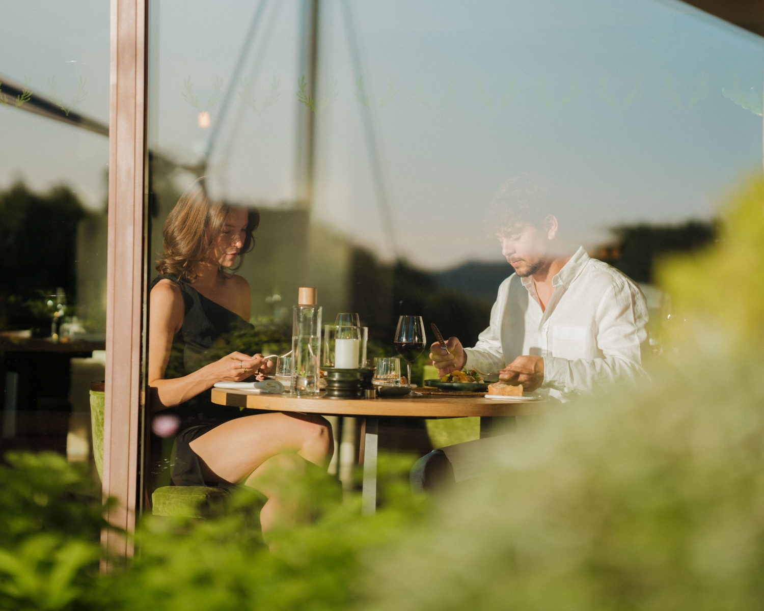 traditional restaurant bistrot les vignes and its garden, hotel coquillade provence in the luberon at gargas