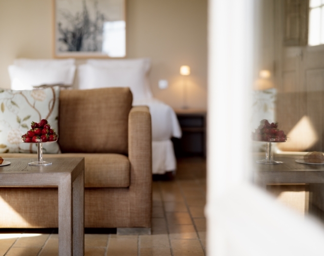 Rooms and Suites